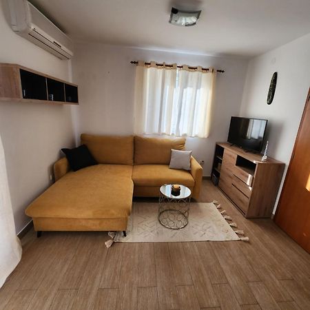 Lucija Appartement Karlobag Buitenkant foto
