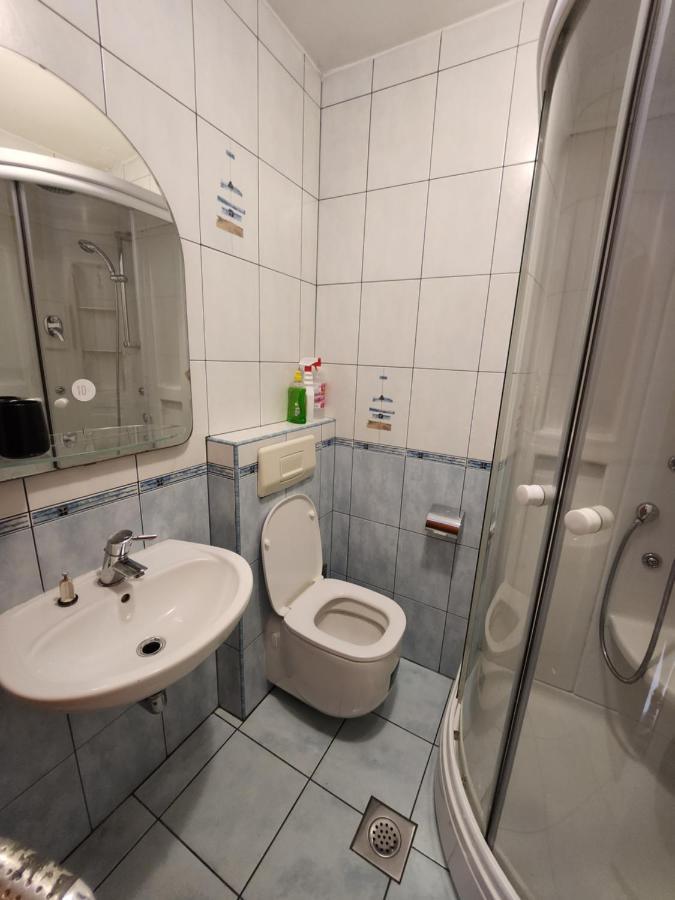 Lucija Appartement Karlobag Buitenkant foto