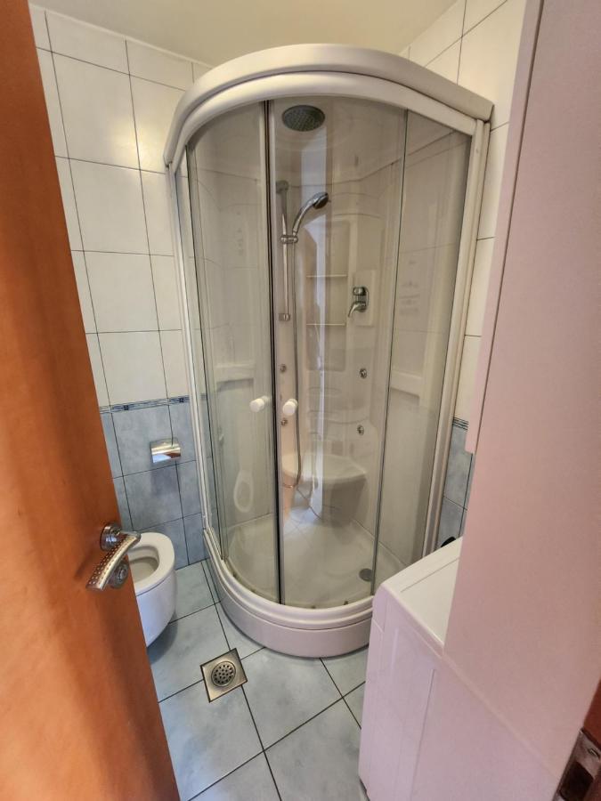 Lucija Appartement Karlobag Buitenkant foto