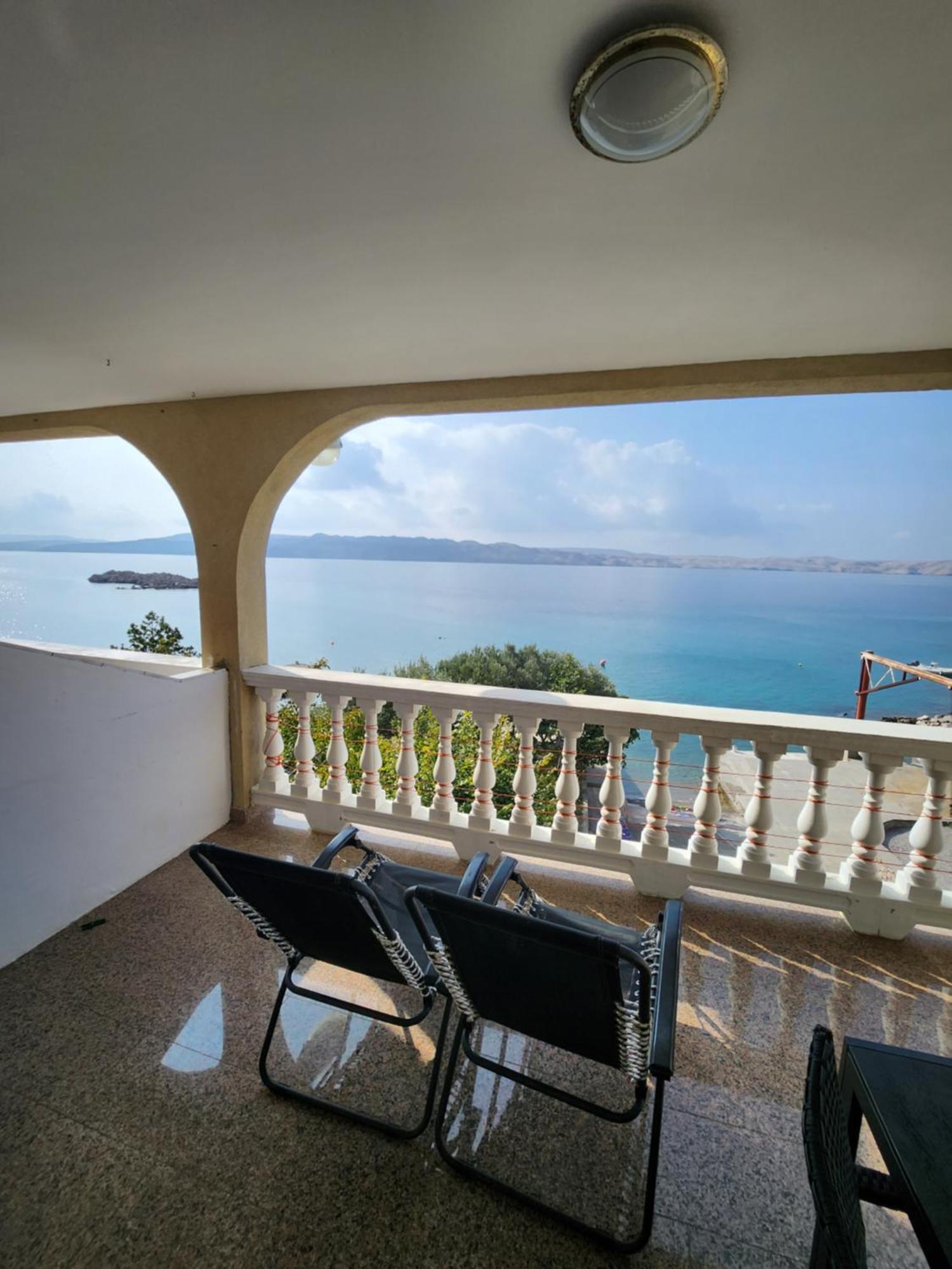 Lucija Appartement Karlobag Buitenkant foto